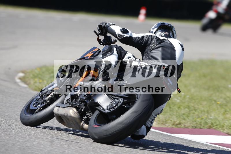 Archiv-2025/48 25.08.2025 Cornu Master School ADR/rot-rouge/unklar